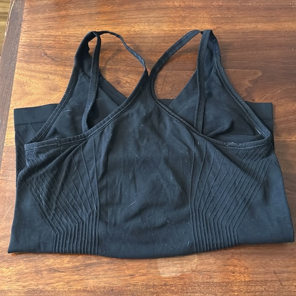 Active by Old Navy Athletic Top - Picture 2 of 3